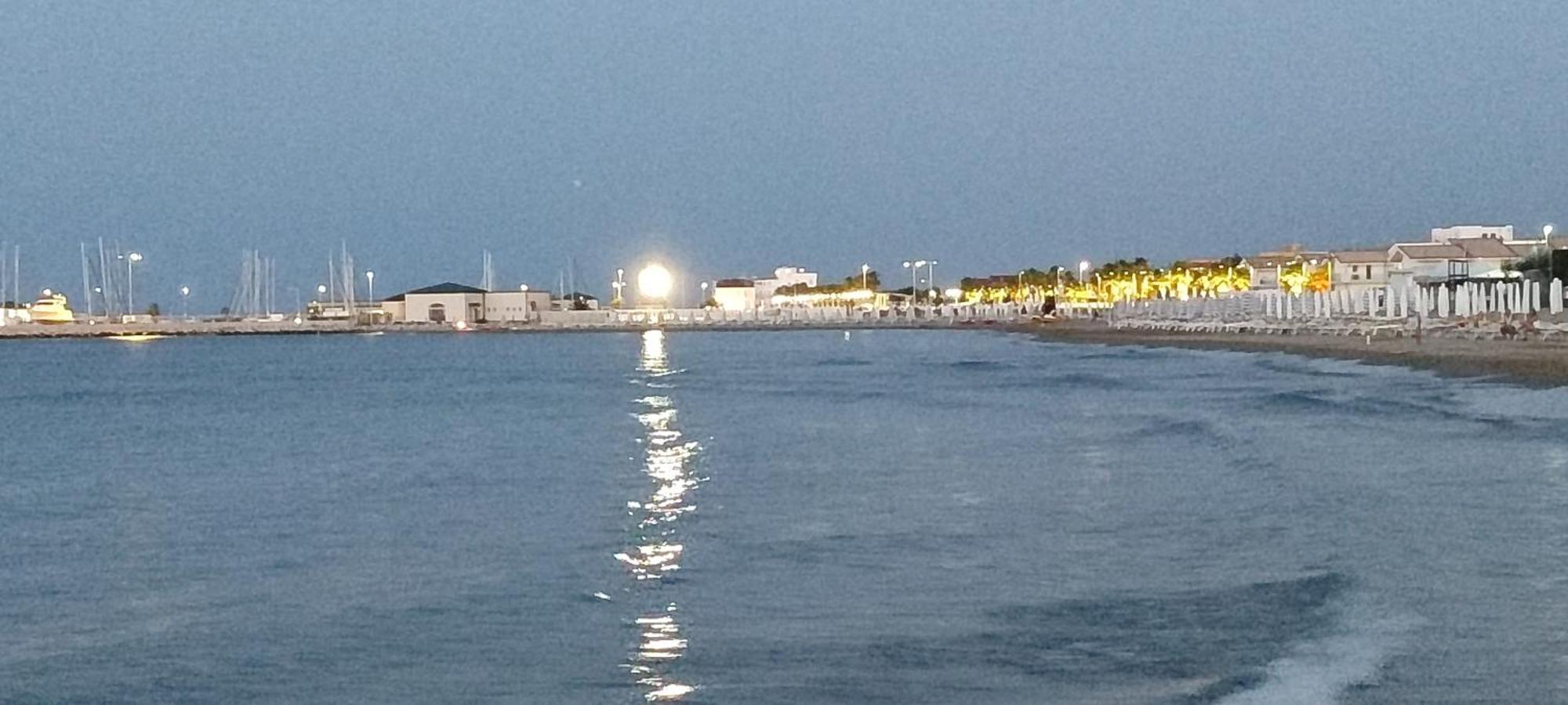 Oltre Confine Fronte Mare Villa Marina Di Montenero Eksteriør billede